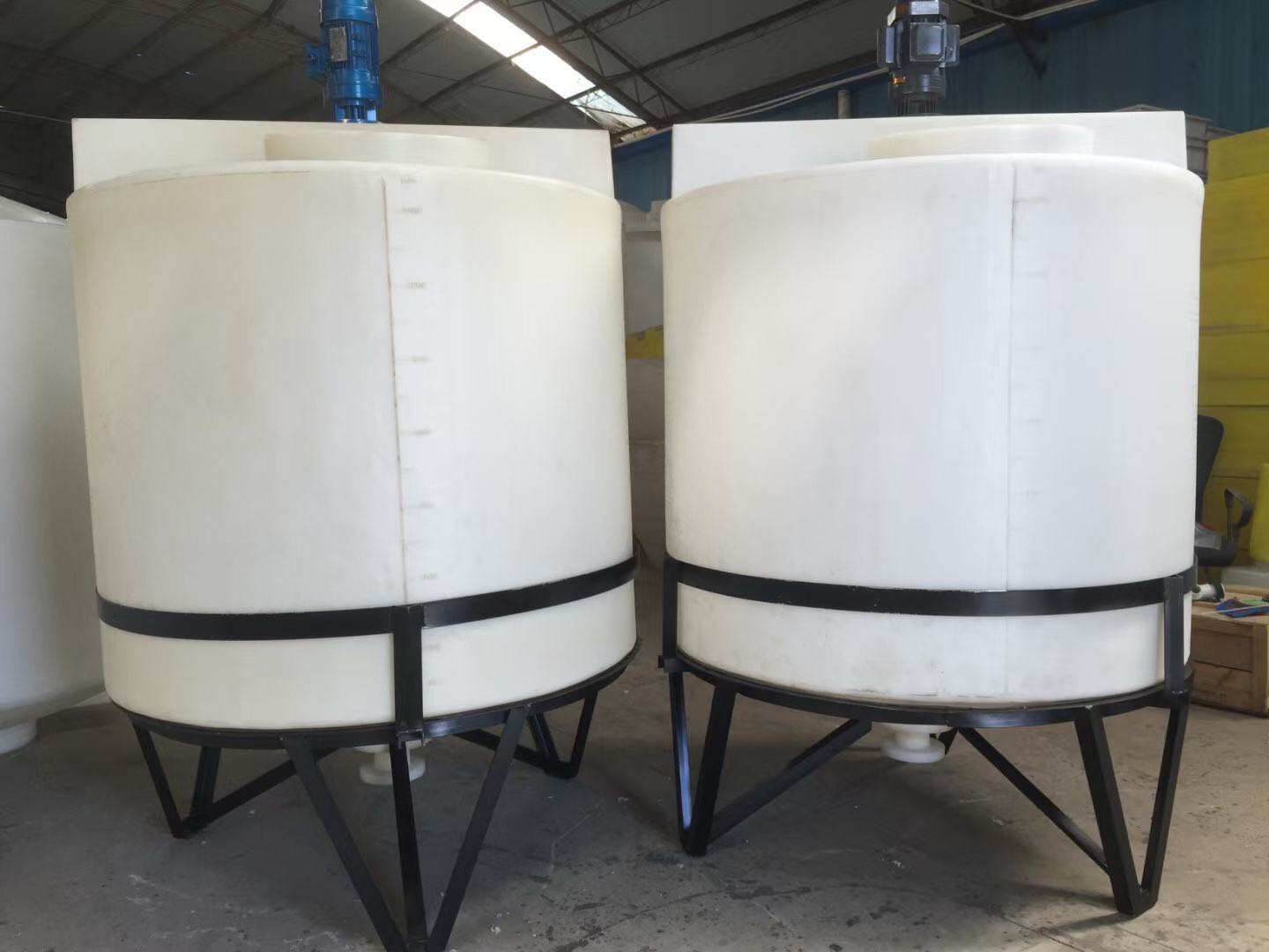 迅升復配罐立式儲罐生產(chǎn)廠家