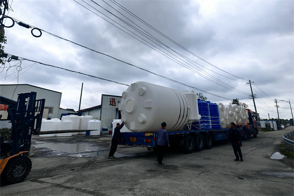 多規(guī)格防腐耐用塑料水箱 儲存罐加工定制